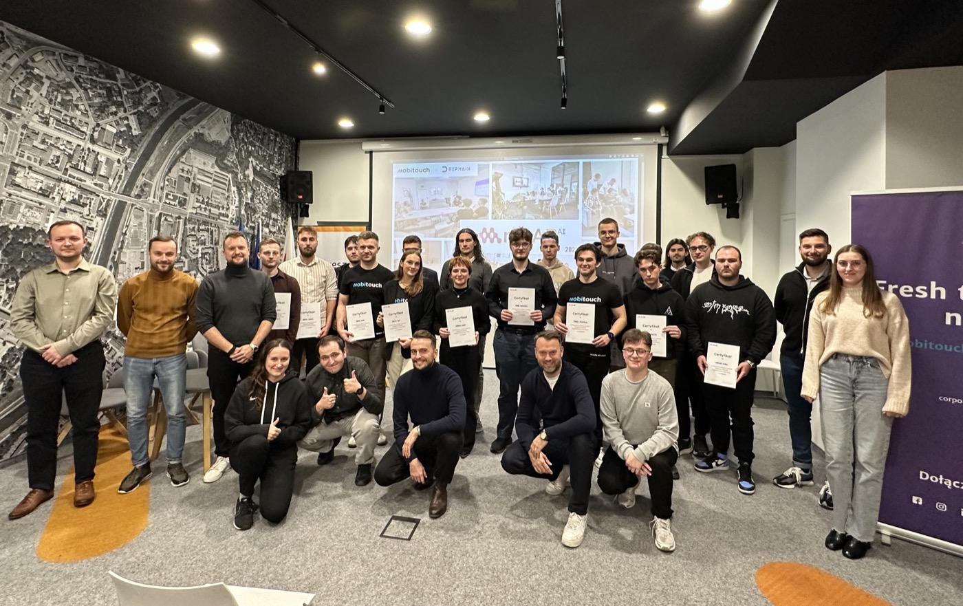 mLab AI 2025